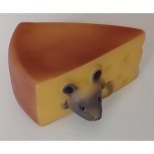 Сыр с мышью